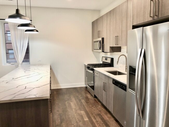 Photo - 5055 S Dorchester Ave