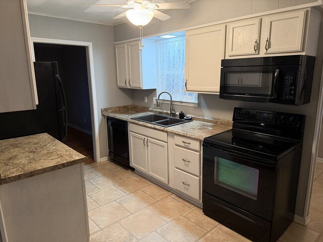 Cocina - 7241 Renda St