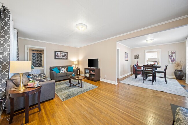 Photo - 1307 S Indianapolis Ave