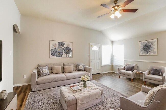 Photo - 21554 Kings Bend Dr