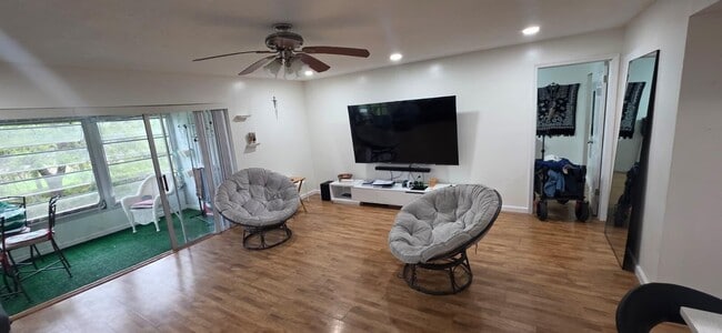 Photo - 725 Lori Dr Unit 204