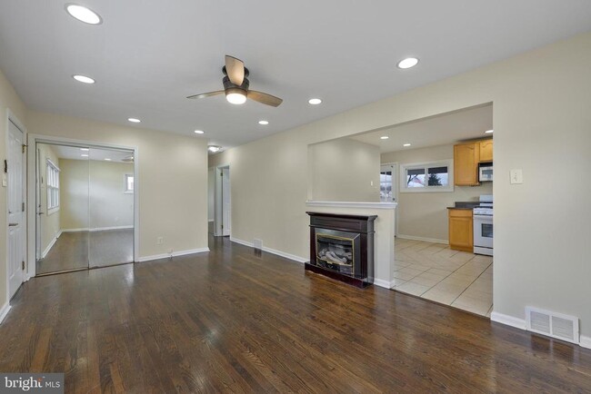 Photo - 244 Pomona Ave