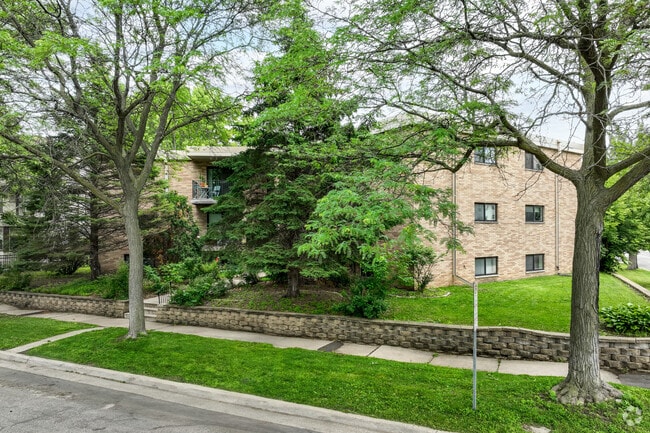 Photo - Irvine Park Apts