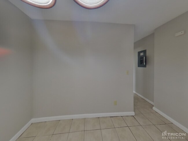 Photo - 10757 Hawaii Dr S