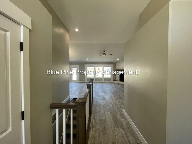 Photo - 1507 47th St