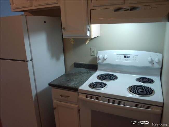 Photo - 22843 Grove St