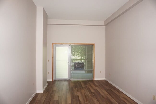 Photo - 701 Columbia St