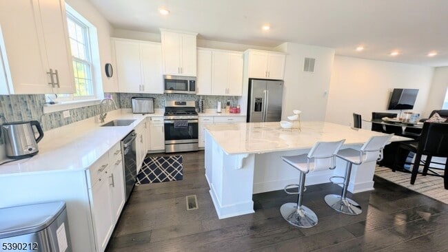 Photo - 6 McCluskey Pl