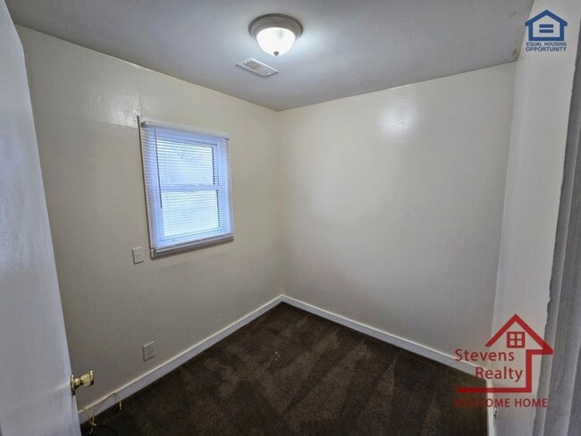 Photo - 425 S Cedar Ave