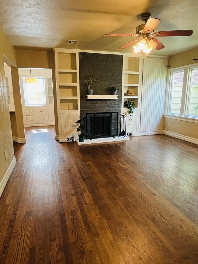 3236 NW 25th St