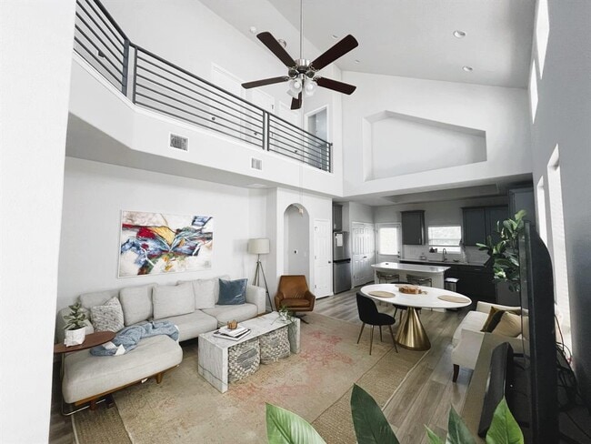 Building Photo - 10100 Dawn Pearl Dr