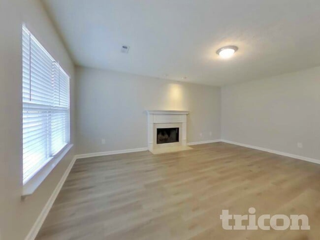 Photo - 3001 Deer Trail Dr