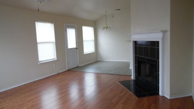 Photo - 1503 Grey Fox Trail