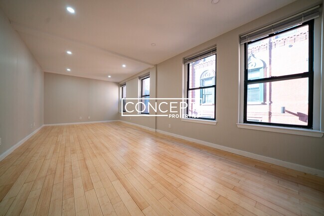 Photo - 1661 Washington St Unit 303