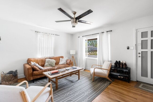 Photo - 3BD, 1BA Edgewater Home with Lard Back Yard and 2-Car Garage
