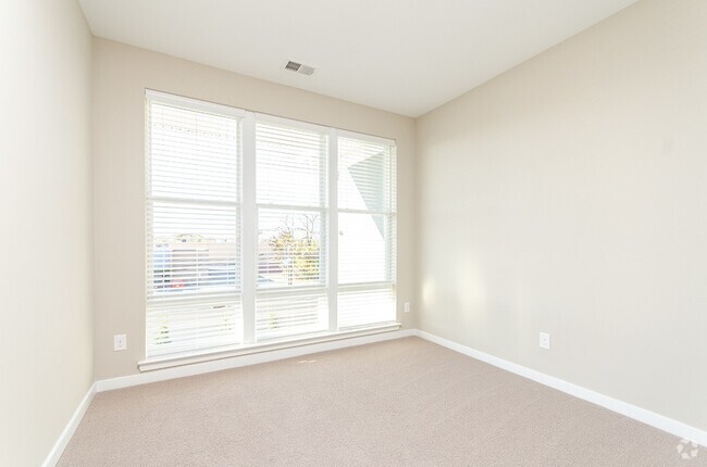Building Photo - One Bedroom plus Den Luxury Apartment (Wal... Unit 3304