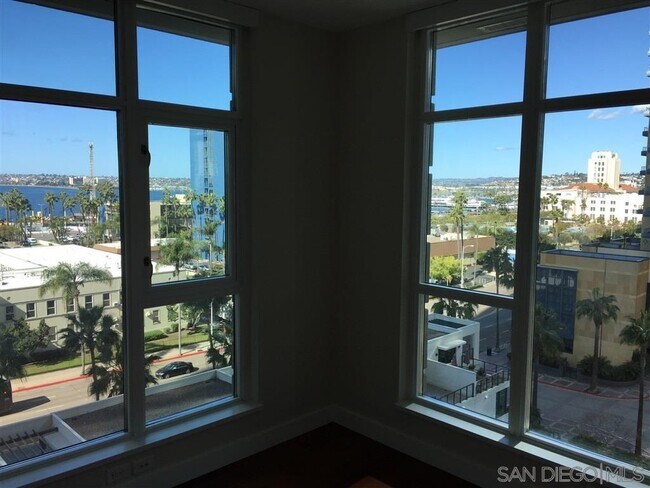 1205 Pacific Hwy Unit 301  