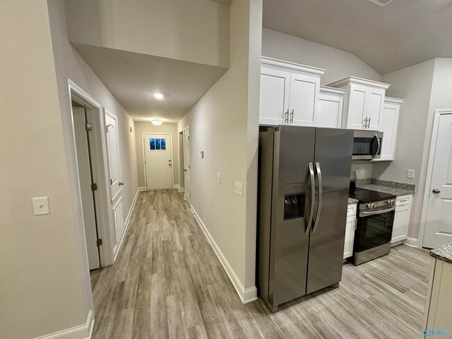 Photo - 108 Bingham Wy