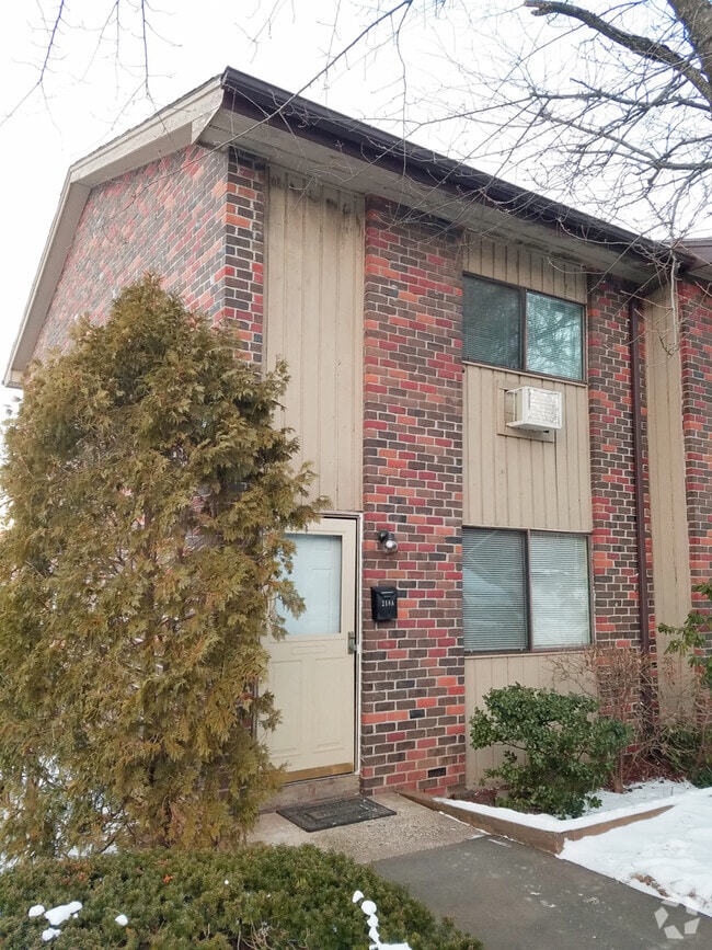 Building Photo - Oakville 218A Unit A Rental