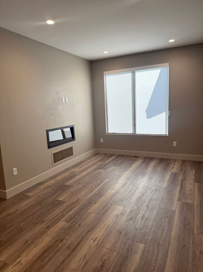 Photo - 1 bed 1 bath in Black Bull Community Unit B