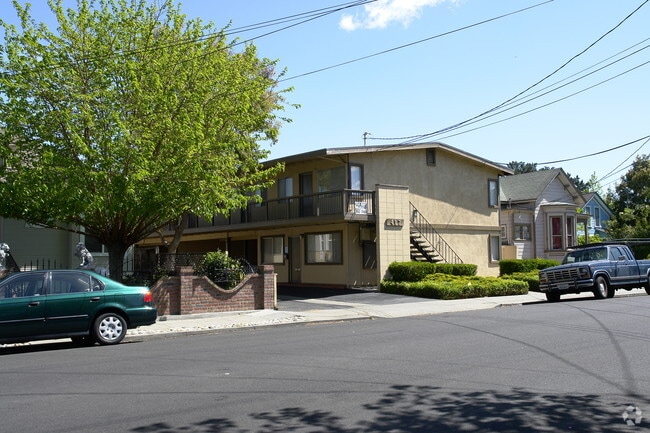 Building Photo - 417 Stambaugh St