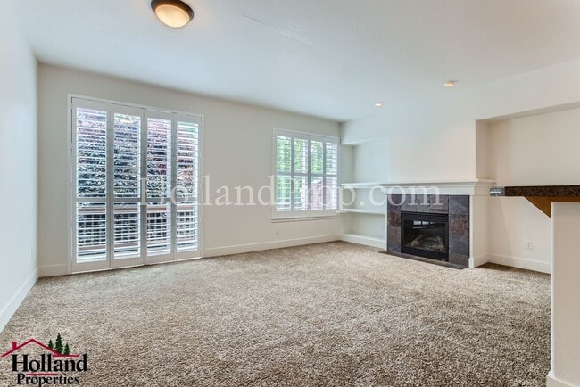 Photo - Wonderful 3 Bed 3 Bath Townhouse in Hillsboro!