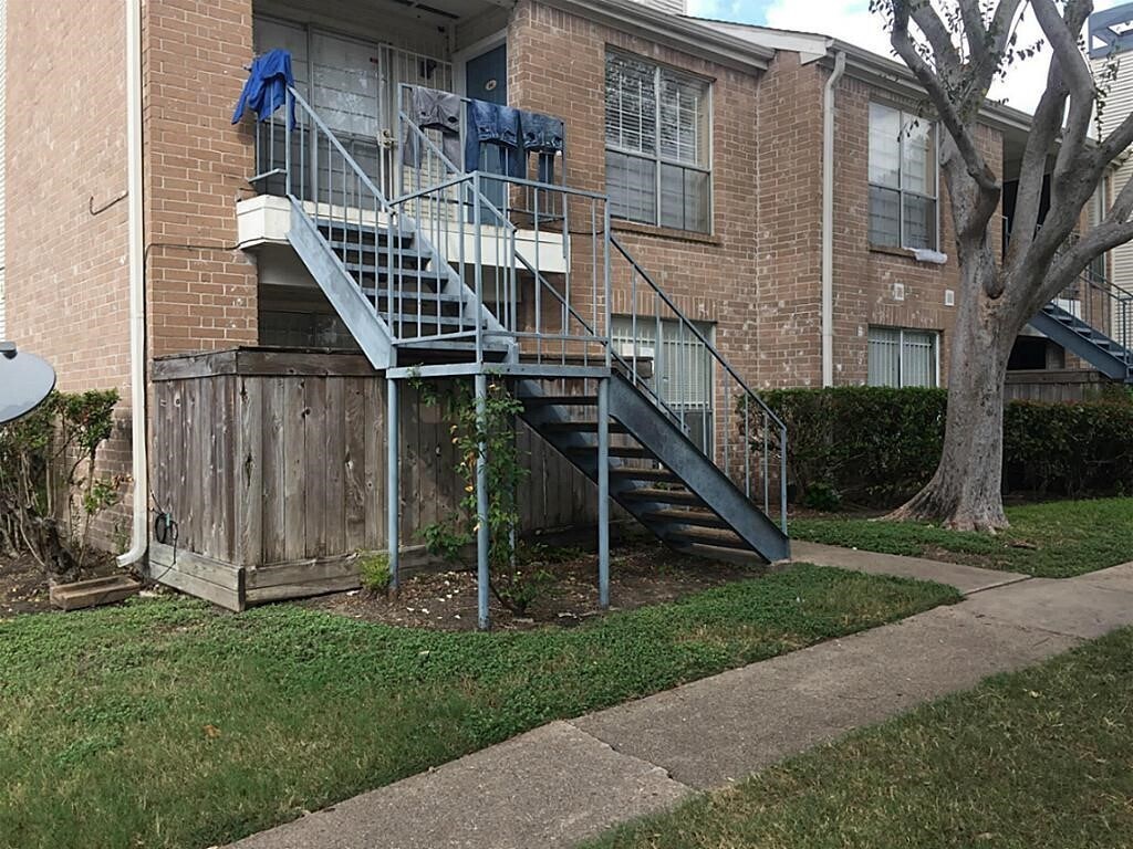 Photo - 3900 Woodchase Dr Unit 65