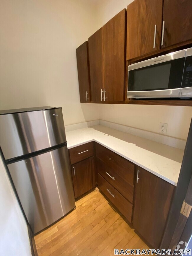 Building Photo - 36 Gloucester St Unit 4 Rental