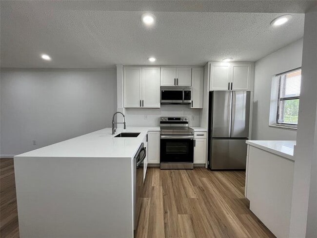 Building Photo - 163 NW 93rd Ave Unit 203 Rental