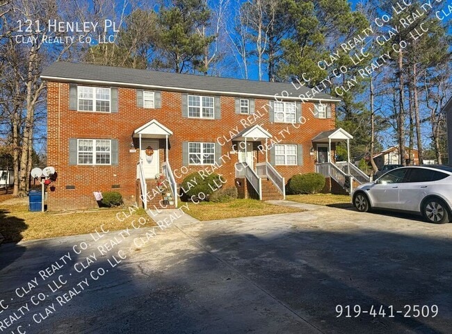 Photo - 121 Henley Pl
