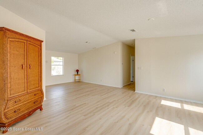 Photo - 250 Timber Run Way