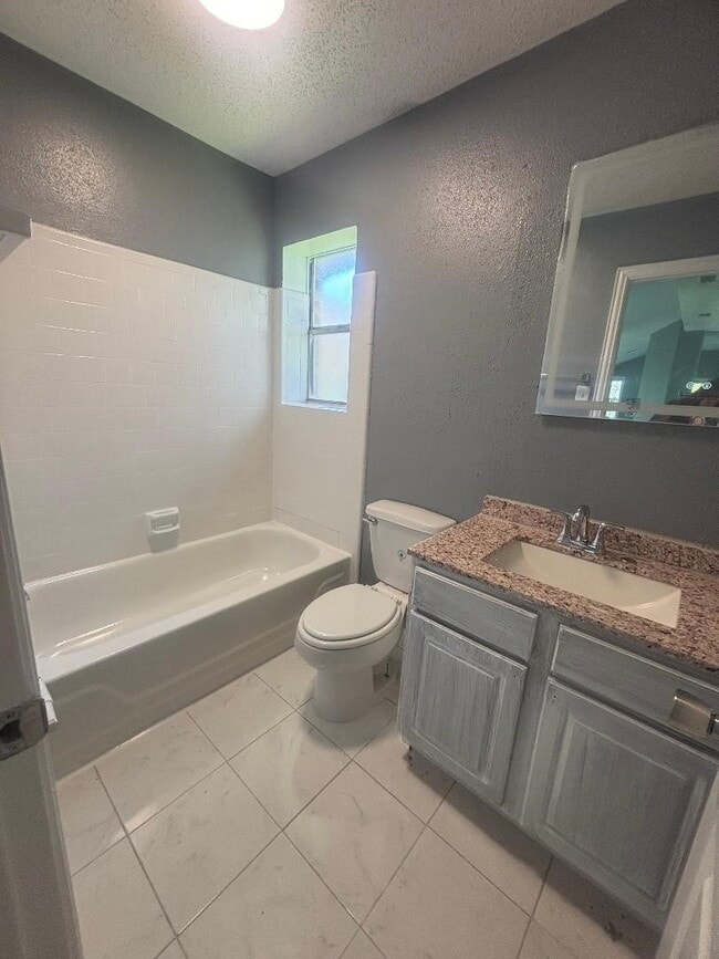 Building Photo - 7218 Arista Dr