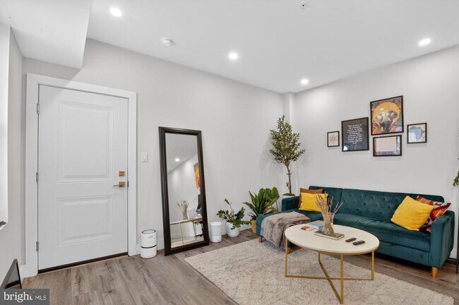 Photo - 537 N 35th St Unit 2