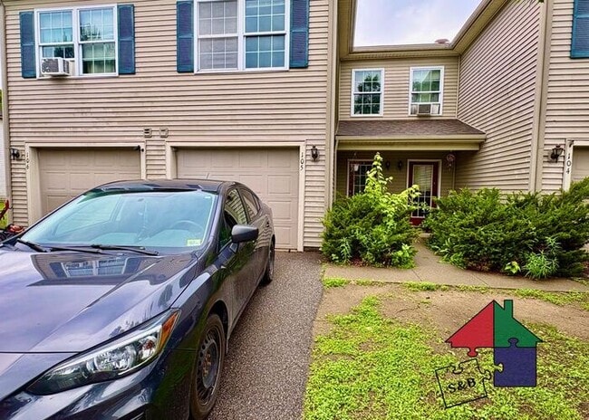 Photo - Gorgeous Pet Friendly Milton 3 Bedroom - Attached Garage and Patio!