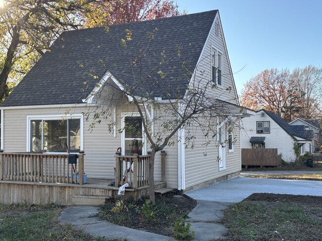 Photo - 923 N 10th St