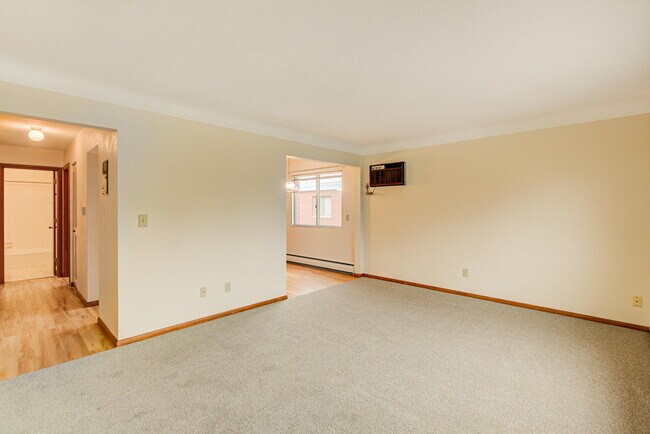 Photo - 1890 Lexington Ave N Unidad 4