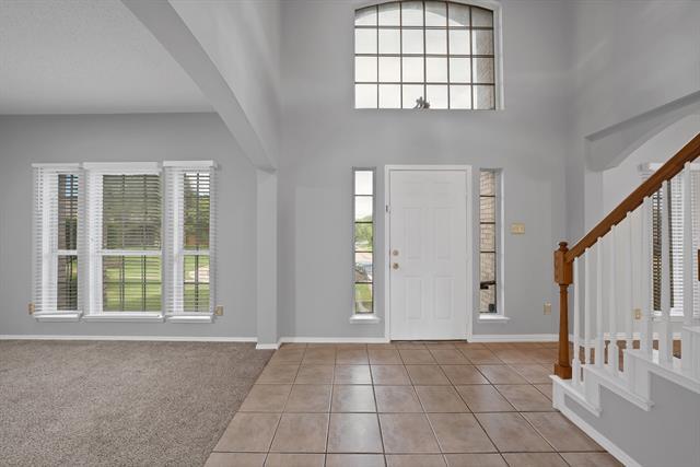 Photo - 745 Woodridge Dr