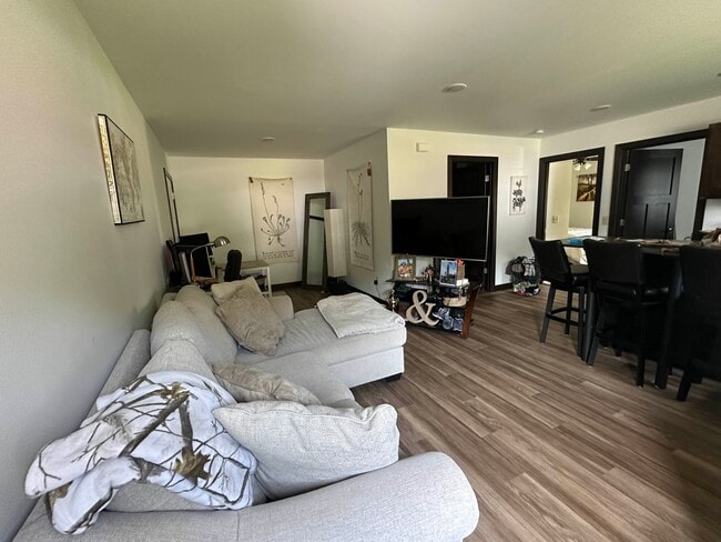 Building Photo - 210 Holm Ave Unit 212 Holm Ave Rental