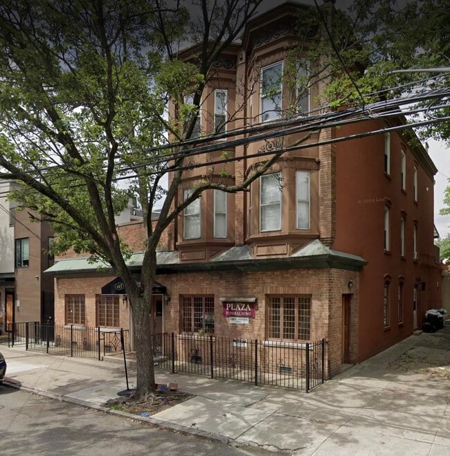 Building Photo - 445 Monmouth St Unit 2 Rental