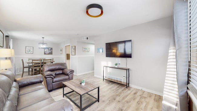 Photo - 1217 S Victor St