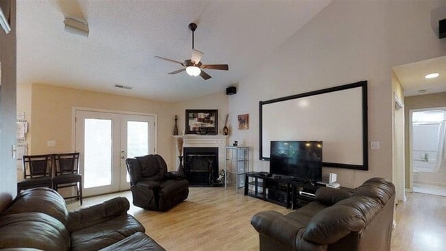 Photo - 2625 Stadium Dr