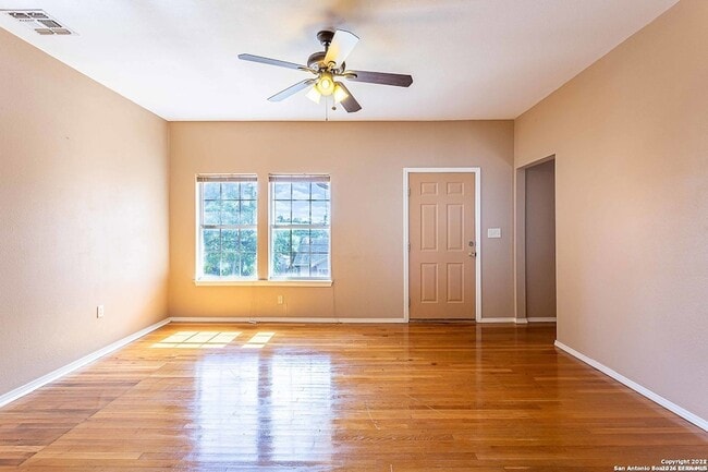 Photo - 611 W Ridgewood Ct