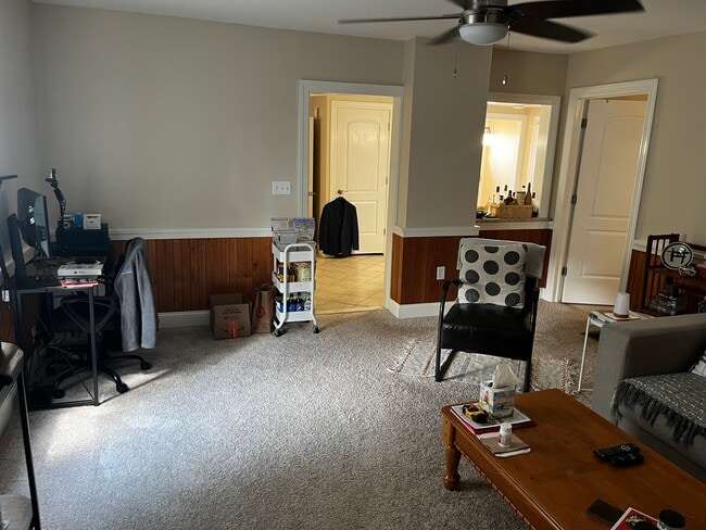 Sala de estar - 99 Roland St Unidad A