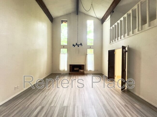 Photo - 6003 S Marion Ave
