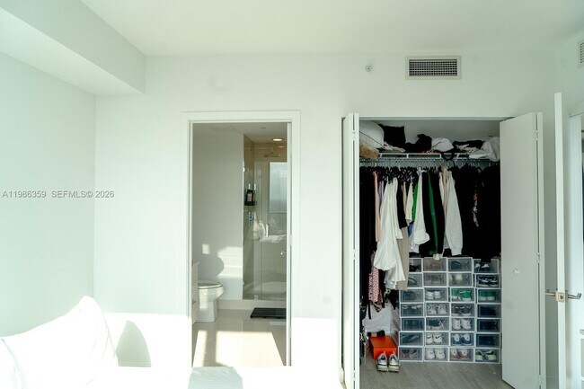 Photo - 55 SW 9th St Unidad 3607