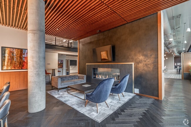 Lounge 156