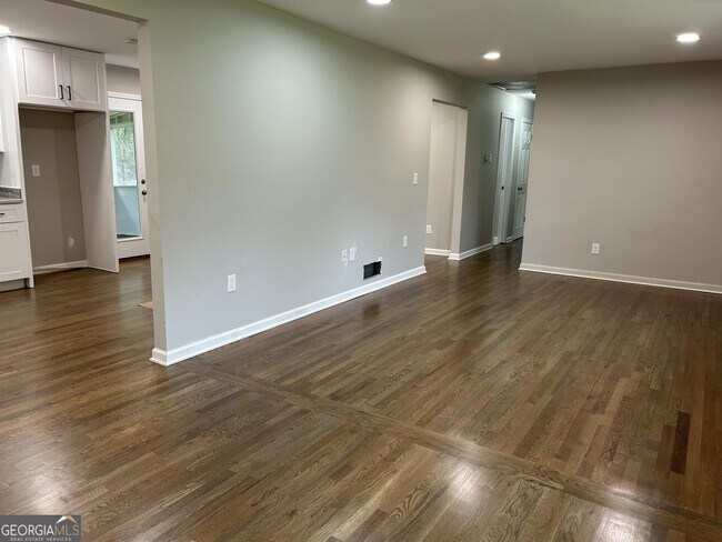 Photo - 720 Jewel Pl SW Casa