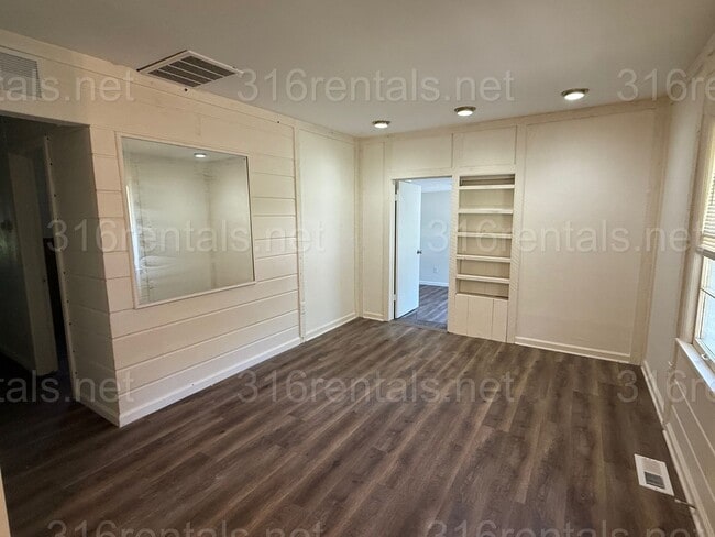 Photo - $995 - 3 bedroom / 1 bathroom - Single Family Home *COMING SOON*
