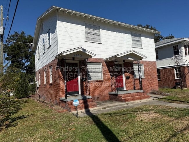 Photo - 2813 College St