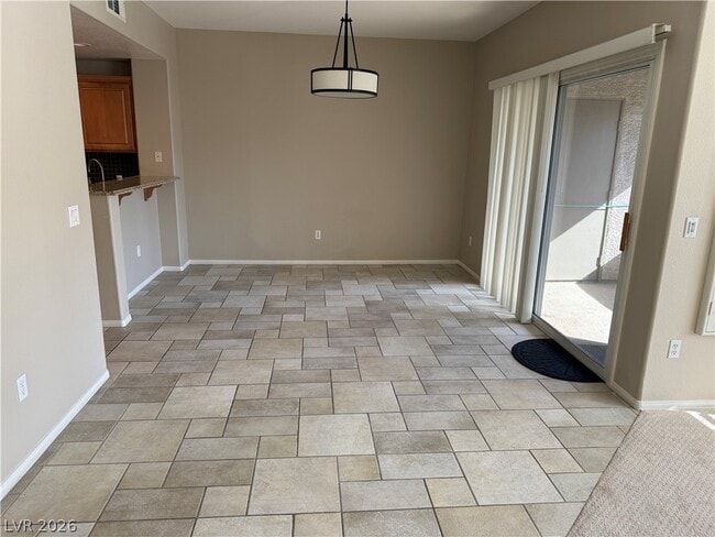 Photo - 840 Canterra St Unidad 2045